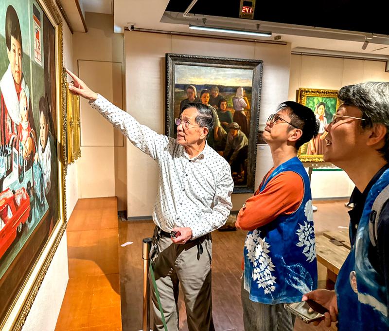 李梅樹紀念館執行長李景文進行作品解說 照片提供者：謝基煌、江逸傑、林岑怡、邱文仕 / 拍攝日期：2025/05/01