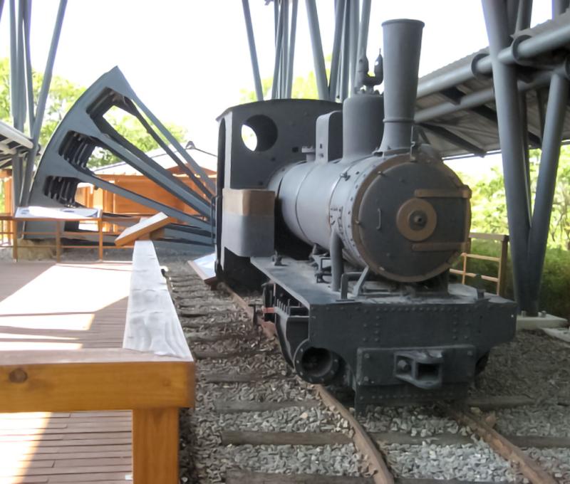 烏山頭水庫開工時的火車頭 照片提供者：烏山頭水庫風景區