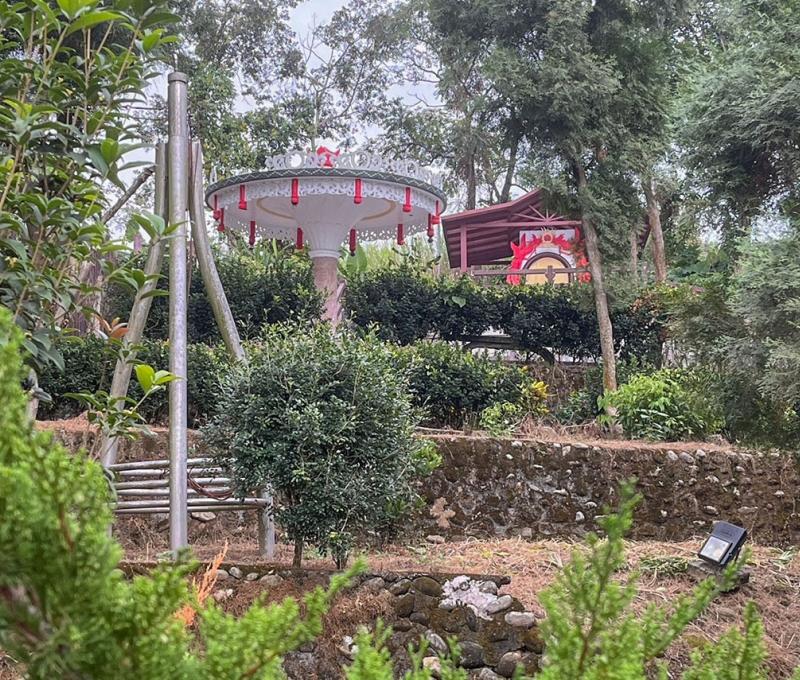 沙東宮後方「美人照鏡穴」的造景擺設 照片提供者：黎沚盈／拍攝日期：2023/12/30