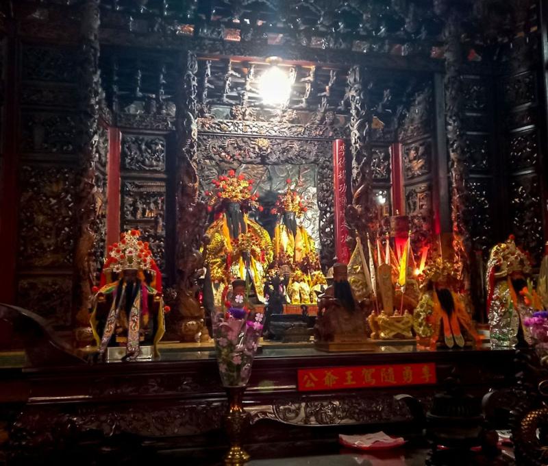 李勇將軍受信眾推崇，因而握有五營旗 照片提供者：曾禹碩／拍攝日期：2023/12/30