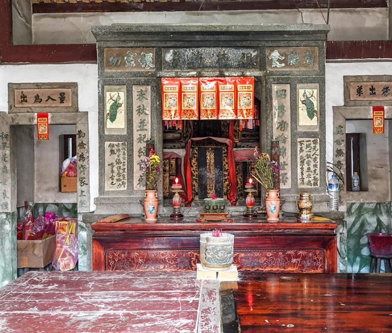 羅屋神龕全景 照片拍攝者：客家委員會客家文化發展中心提供 / 拍攝日期：2022