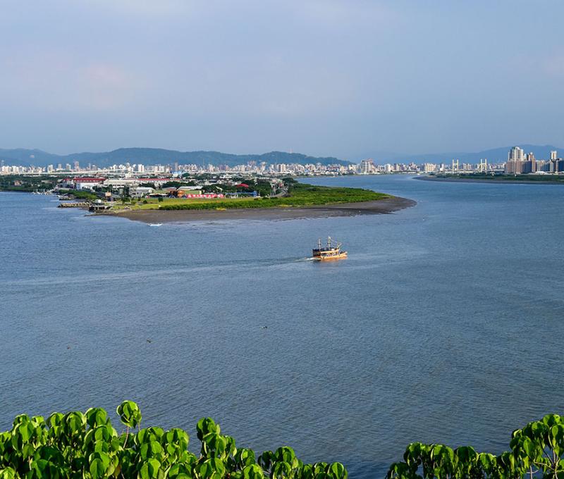從獅子頭看社子島(左基隆河 右淡水河)