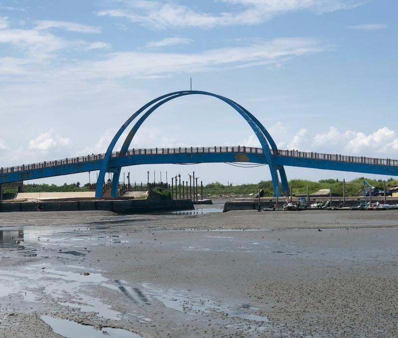 王者之弓橋(退潮)照片提供者:彰化海洋食研基地團隊 王者之弓橋(退潮)照片提供者:彰化海洋食研基地團隊