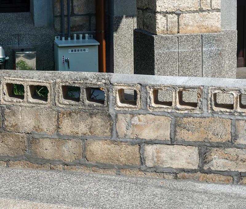 新屋洋樓新舊空心磚 照片拍攝者：客家委員會客家文化發展中心提供 / 拍攝日期：2022