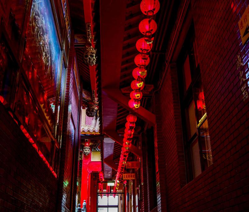 燈籠廊柱顯幽靜