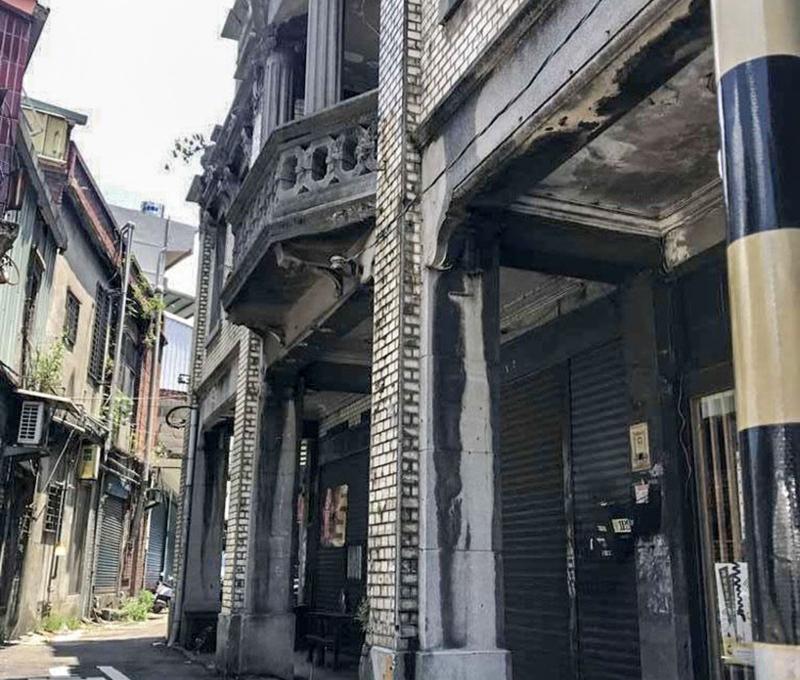 龜山后街道路狹小，有待整理。照片提供者：蔣孝勇、王淑瑩 / 拍攝日期：2023/08/26