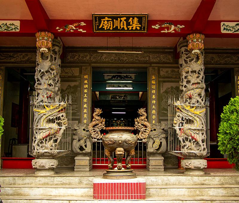 集順廟前為昔日茶葉集散地，最盛時期曾名列台灣三大茶市之一。