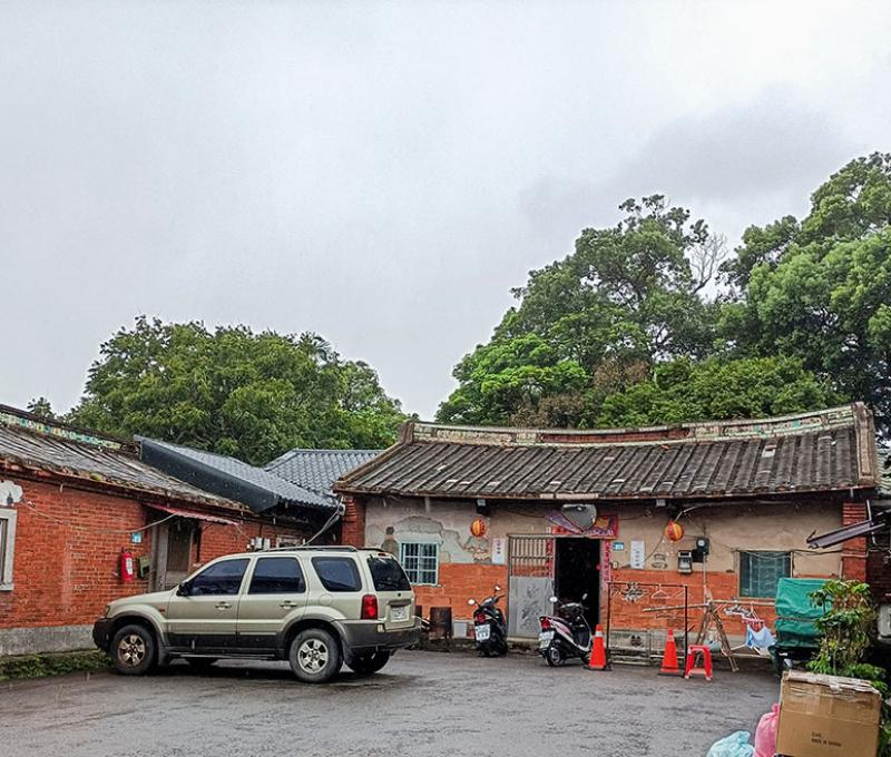 游厝三合院古厝全景。照片提供者：黃秋菊 / 拍攝日期：2023/09/03