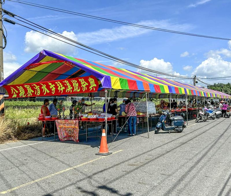 公親寮「拜溪墘」拜棚陣容龐大 照片提供者：毛毓翔 / 拍攝日期：2022/08/26