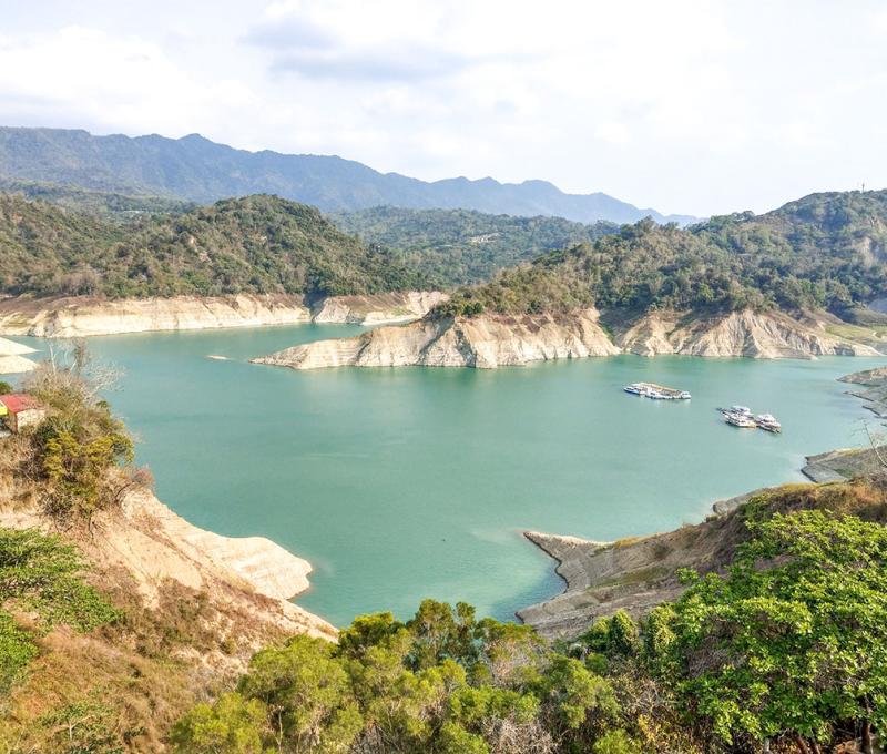 2021 年四月枯水期的曾文大壩 照片提供者：千里步道協會