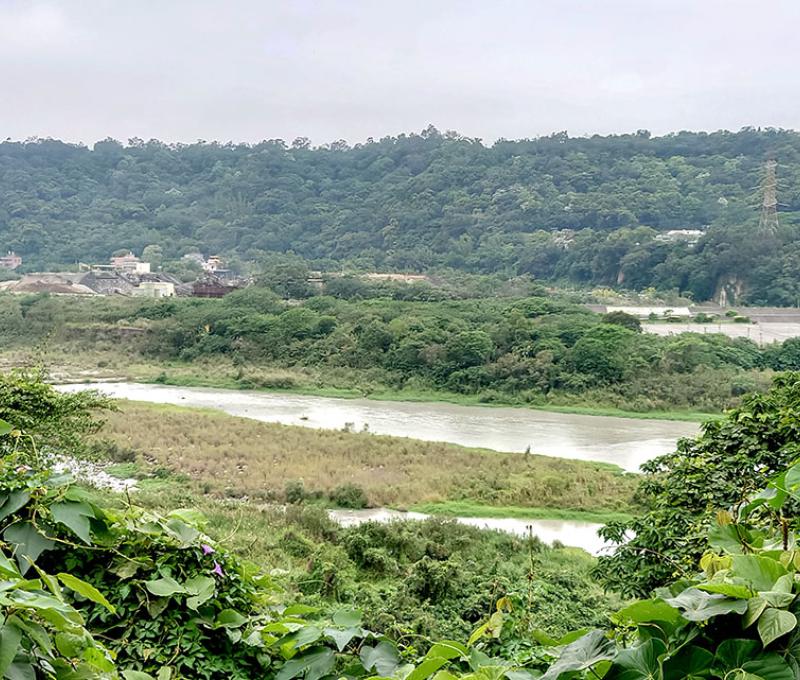 溪園聽濤_中正公園裡聽大嵙崁溪的濤聲照片拍攝者：洪光君 / 拍攝日期：2021/4/15