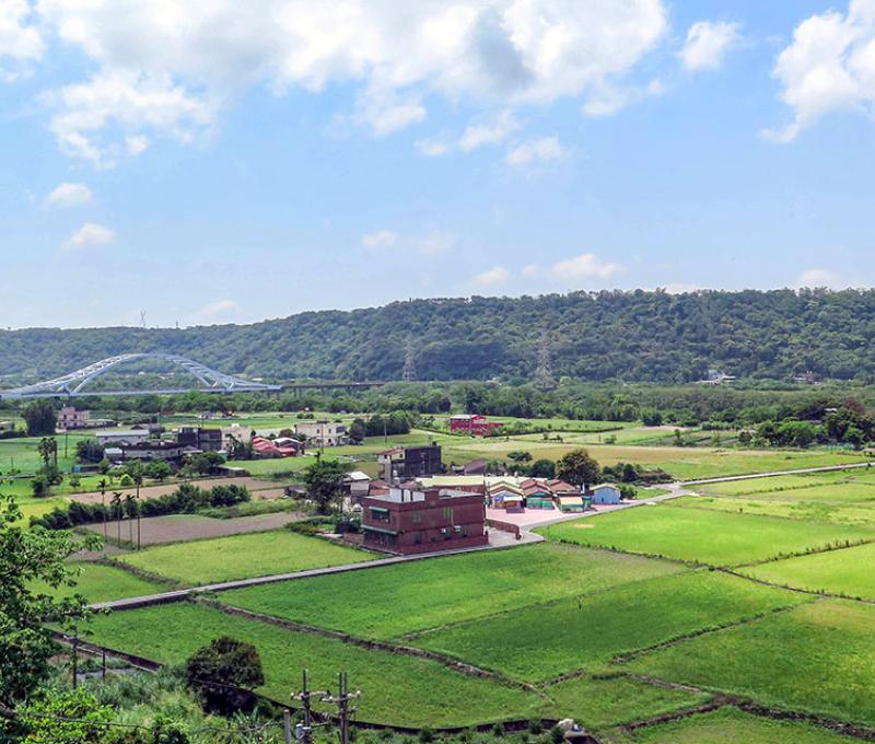 由康莊路遠眺順時埔照片拍攝者：林炯任 / 拍攝日期：2021/4/24