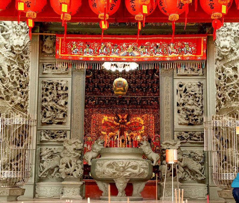 香火鼎盛的仁安宮。照片拍攝者：洪光君 / 拍攝日期：2021/4/12