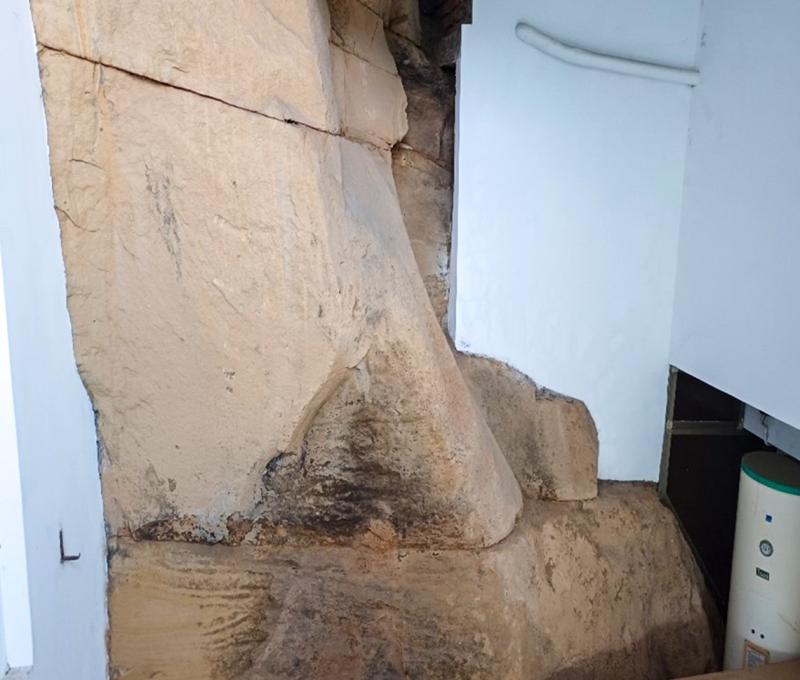 樓梯石壁。照片拍攝者：黃君琪 / 拍攝日期：2022/08/27