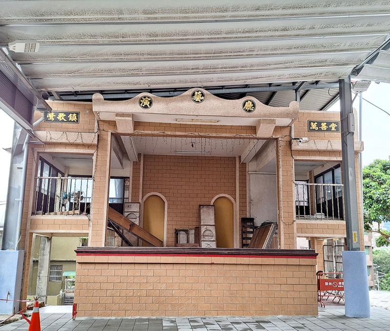 萬堂堂旁的舞台。照片提供者：王淑盈 / 拍攝日期：2023/09/05