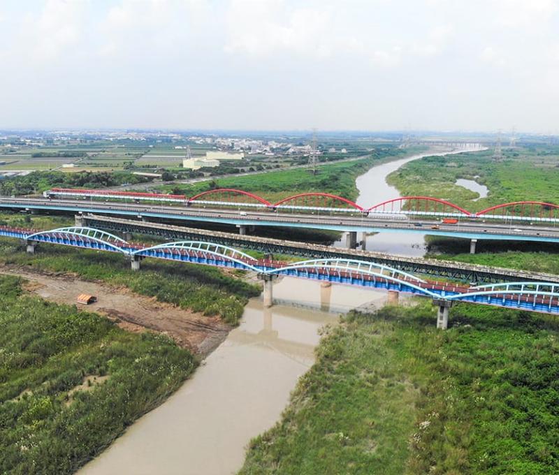 空拍嘉南大圳新舊曾文溪渡槽橋 照片提供者：毛毓翔 / 拍攝日期：2022/09/09