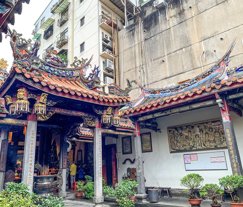 淡水龍山寺正門