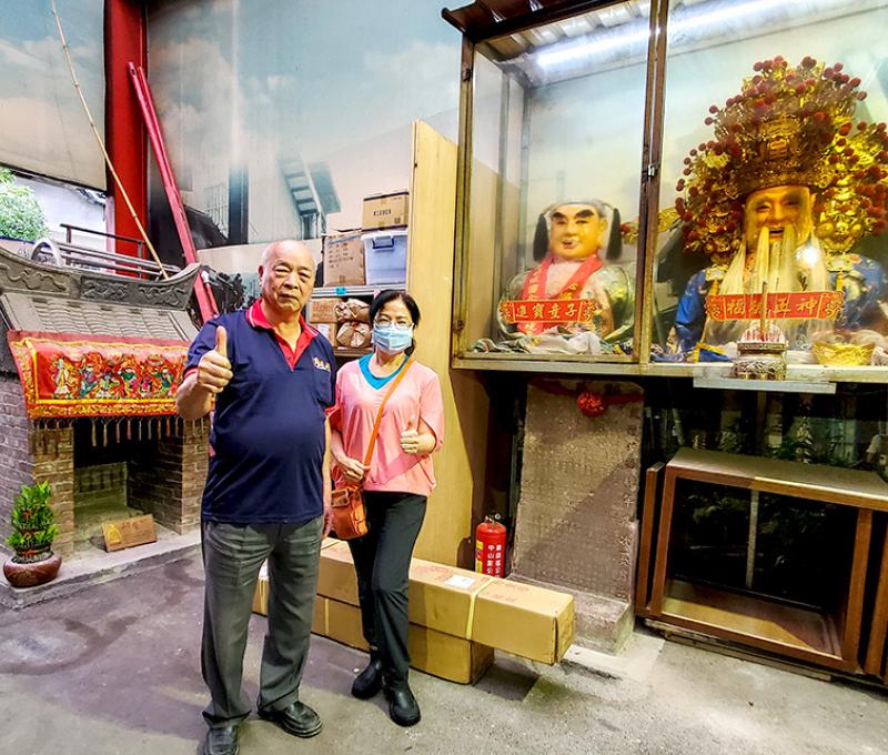 筆者訪談當地耆老陳先生。照片拍攝者：賴素卿 / 拍攝日期：2022/09/04