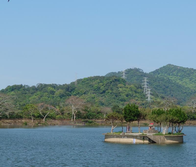 水中土地公廟遠處