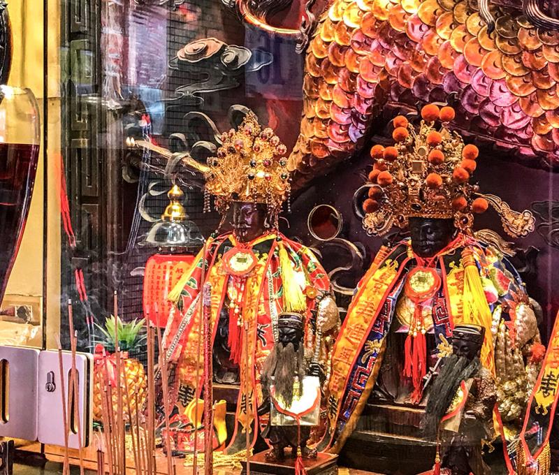 進興宮供奉土地公、土地婆。照片拍攝者：方文樹 / 拍攝日期：2022/09/16