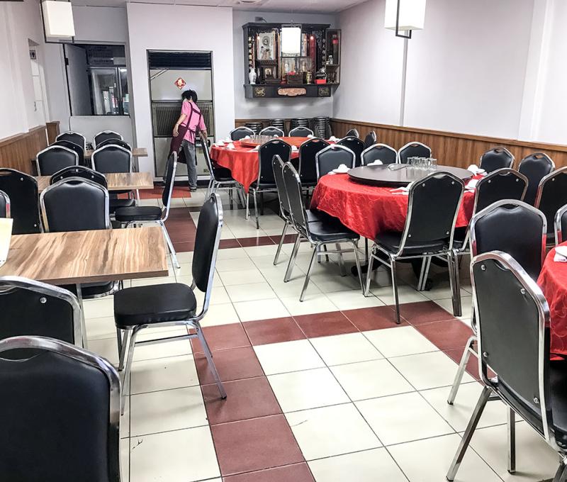 義興樓一樓用餐區。照片拍攝者：方文樹 / 拍攝日期：2022/09/16