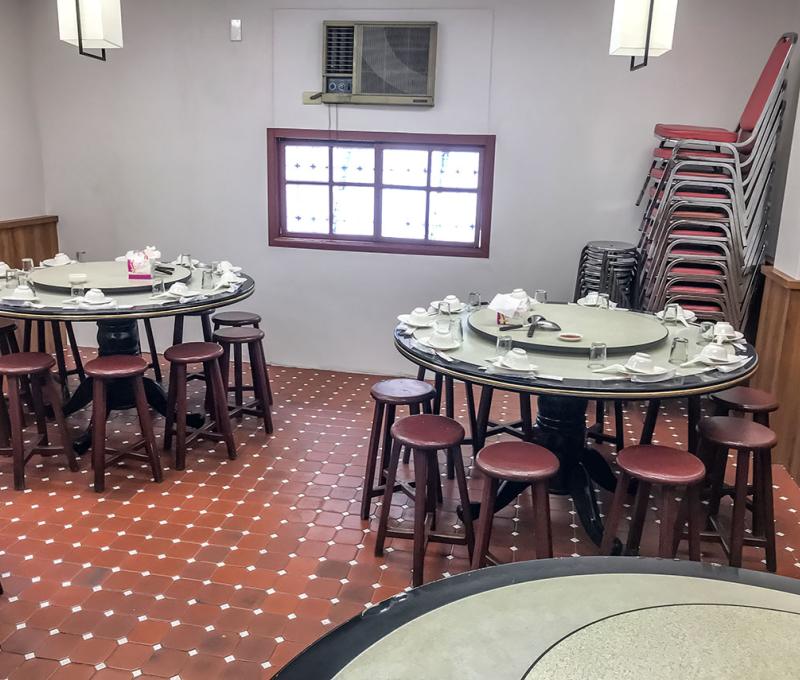 義興樓二樓用餐區。照片拍攝者：方文樹 / 拍攝日期：2022/09/16