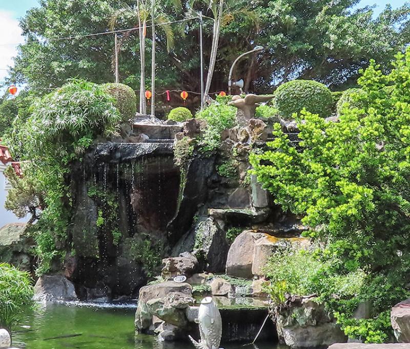 壽山巖前方的庭園水造景。照片提供者：方文樹 / 拍攝日期：2023/04/26