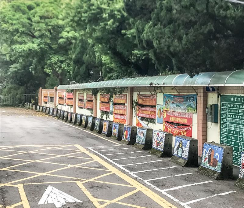 福安國小家長接送區。照片拍攝者：方文樹／拍攝日期：2022/3/16