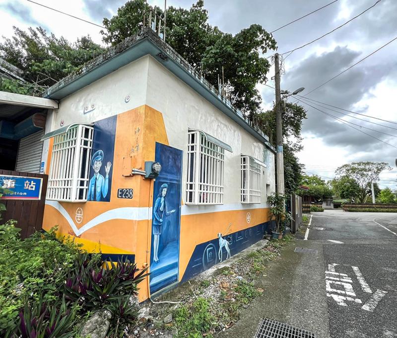車站入口的彩繪標示 照片提供者：郭俊麟 / 拍攝日期：2024/09/23