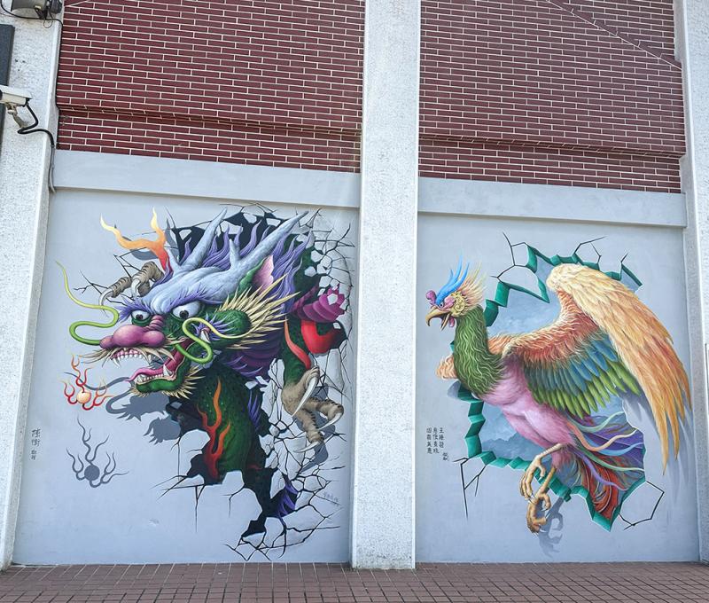 碧龍宮牆上的彩繪（龍/鳳凰）。照片提供者：林美惠 / 拍攝日期：2023/08/14
