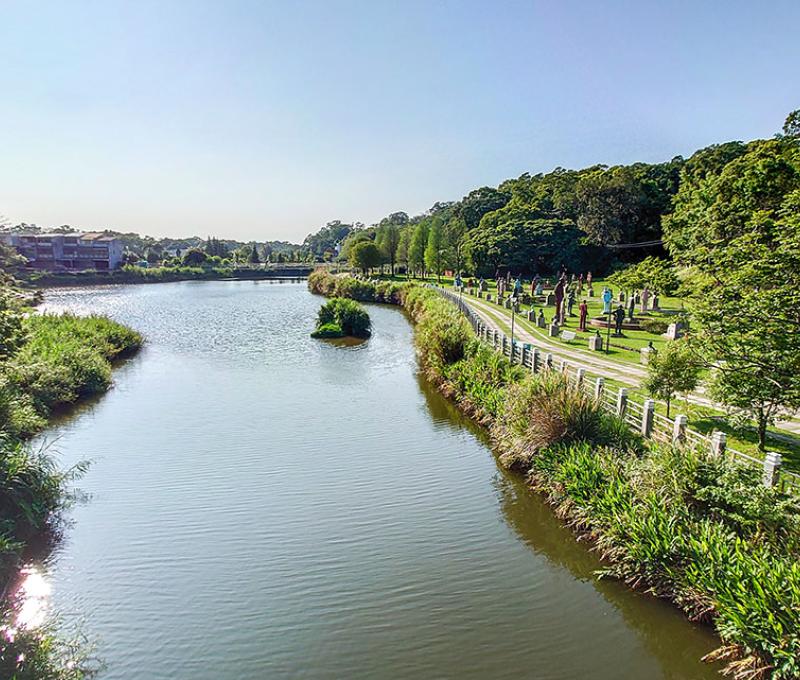 慈湖橋視角之一。照片拍攝者：洪光君 / 拍攝日期：2021/4/6