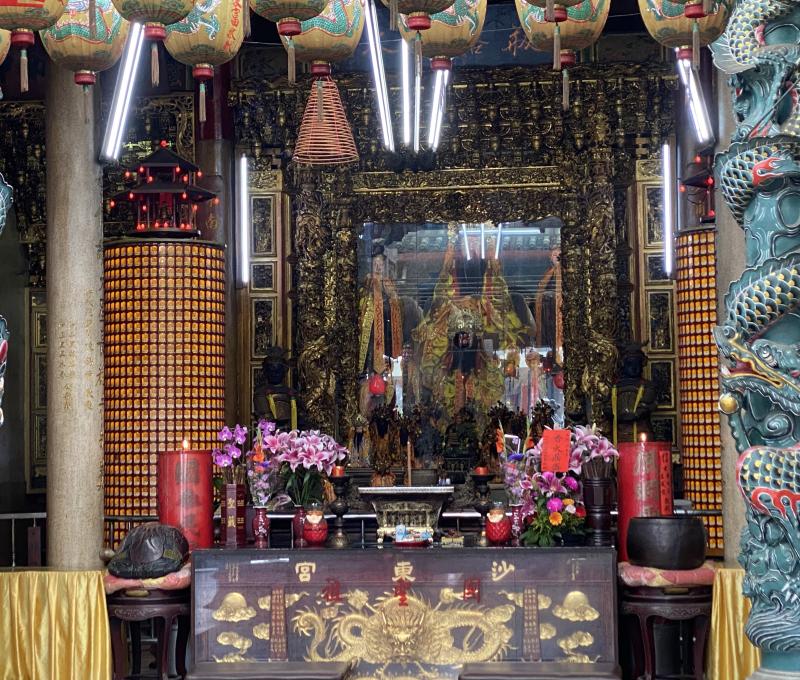 沙東宮主要奉祀開台聖王，廟裡供奉鄭成功的神像
照片拍攝者：李芊儀 / 拍攝日期：2023/12/30