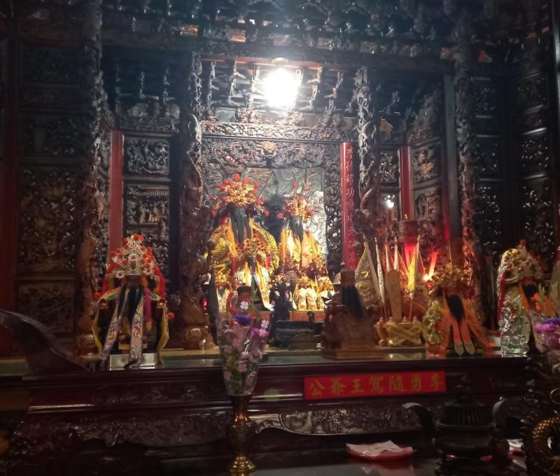 李勇將軍受信眾推崇，因而握有五營旗
照片拍攝者：曾禹碩 / 拍攝日期：2023/12/30