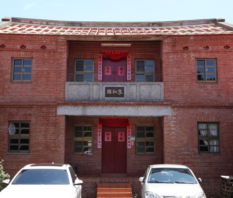 社子李和興宅的二層式三合院／資料來源：毛毓翔拍攝（2025年4月23日）。