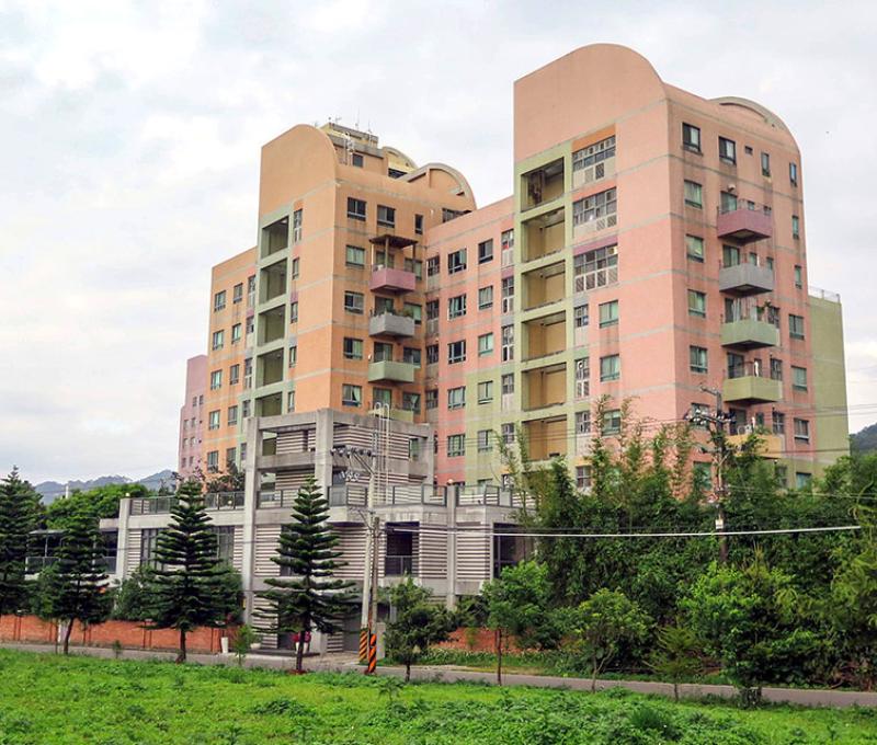 依托邦社區外觀。照片拍攝者：林炯任 / 拍攝日期：2021/4/24