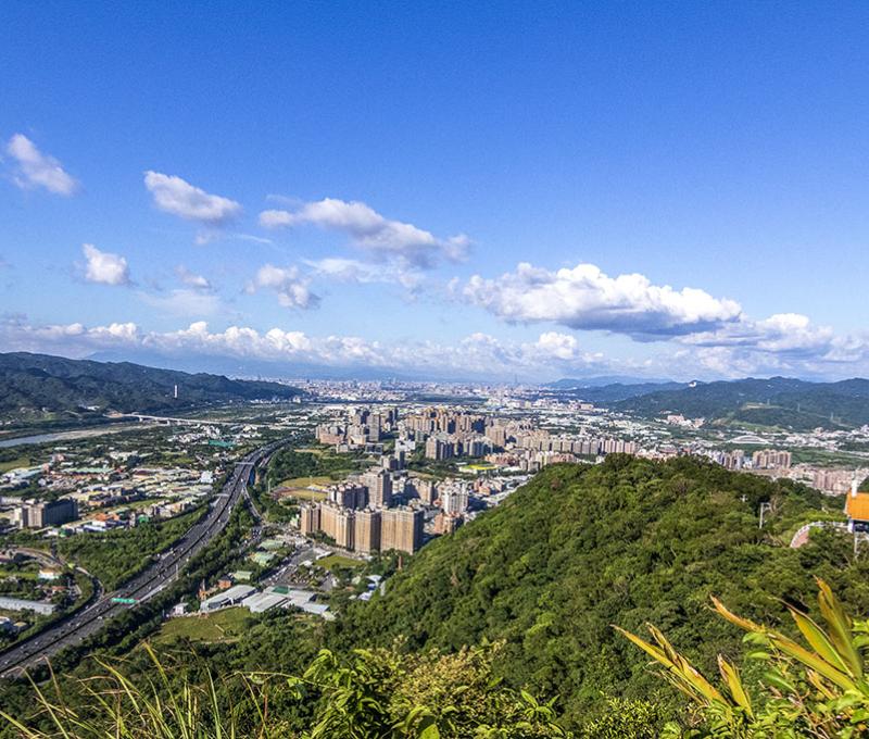 從山上俯看大嵙崁溪。照片提供者：王啟畇 / 拍攝日期：2023/09/03