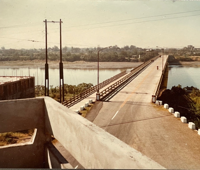 02 第一代舊港大橋、第二代舊港大橋/(拍攝者: 劉欽煌, 約1970年代)
 02 First-generation Jiu-Gang Bridge, Second-generation Jiu-Gang Bridge / (Photographer: Liu Qinhuang, circa 1970s)