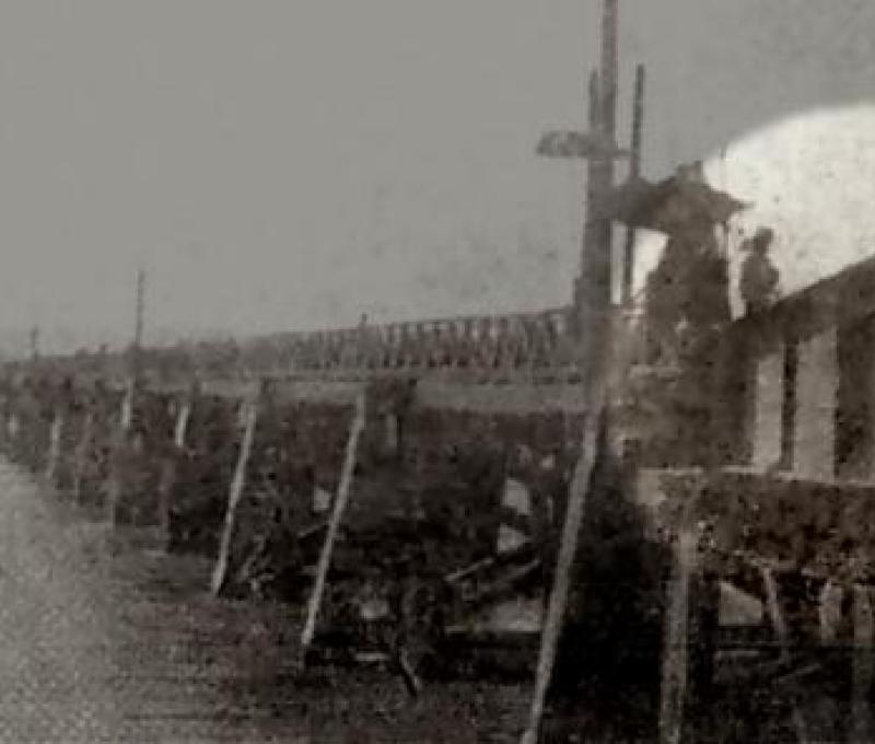 1889年清末完成的第一代木造臺北橋。資料來源:公有領域。 1889年清末完成的第一代木造臺北橋。資料來源:公有領域。