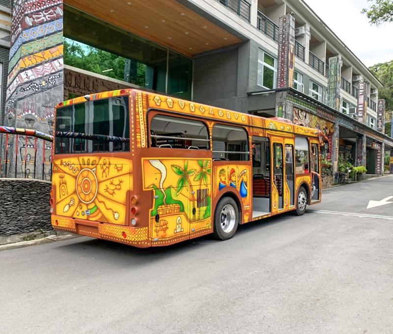 遊園車: 神話故事 /磊勒丹(排灣族) Myths and Legends - by Reretan Pavavalung /Paiwan 照片拍攝者：原住民族委員會原住民族文化發展中心 / 拍攝日期：2022