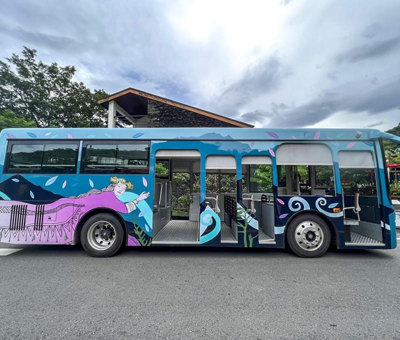 遊園車: 山林女神 /馬郁芳(排灣族) Forest Goddess by Aruwai Matilin /Paiwan 照片拍攝者：原住民族委員會原住民族文化發展中心 / 拍攝日期：2022