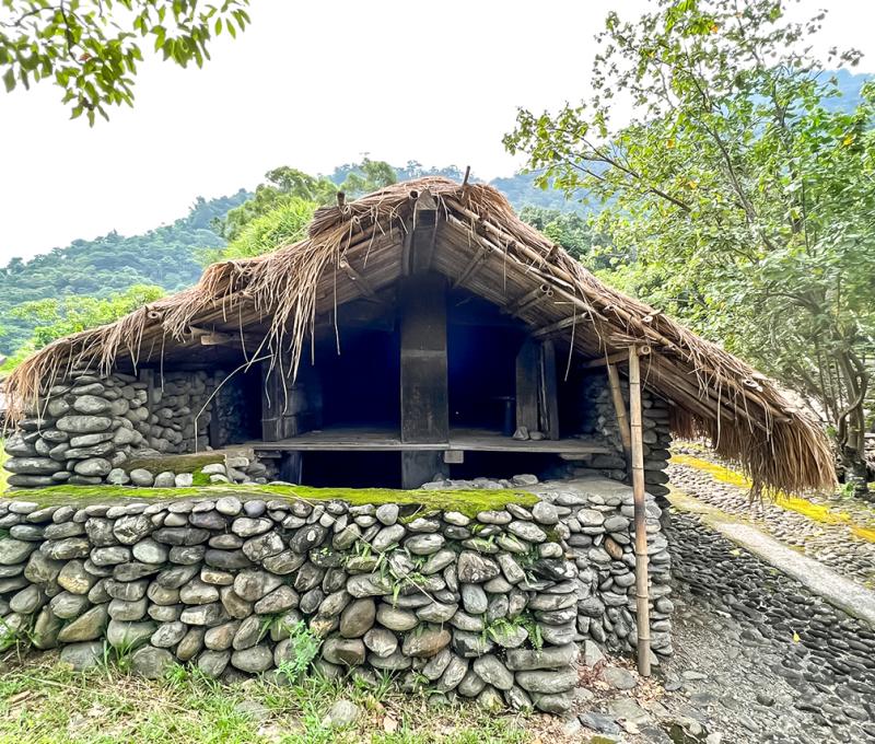野銀高屋 Yami (Tao) Workshop in Ivalino 照片拍攝者：原住民族委員會原住民族文化發展中心 / 拍攝日期：2022