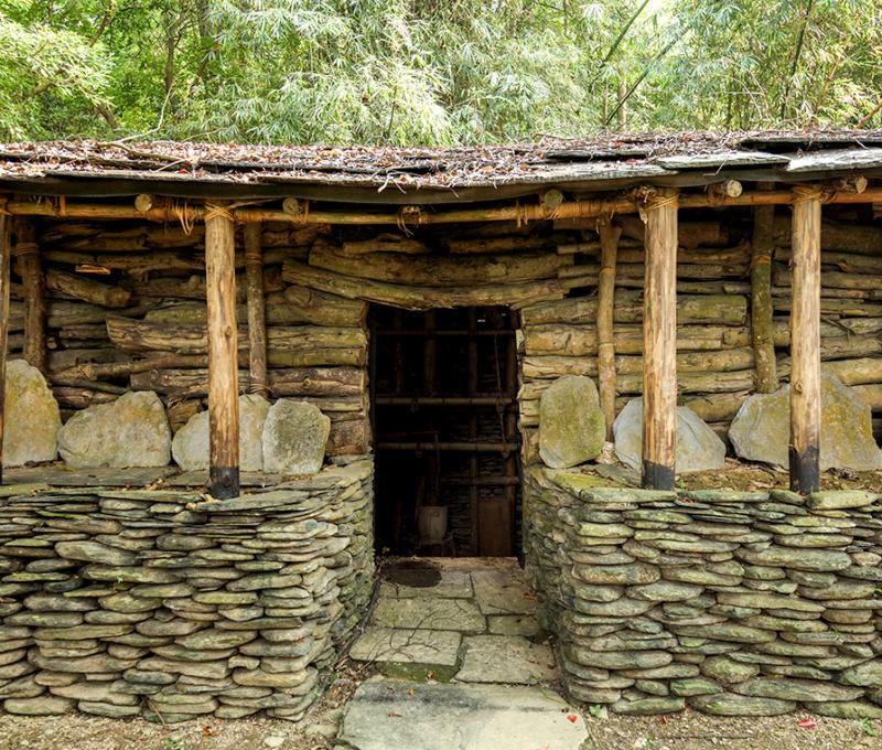 賽德克族傳統家屋 Traditional Sediq Dwelling 照片拍攝者：原住民族委員會原住民族文化發展中心 / 拍攝日期：2022