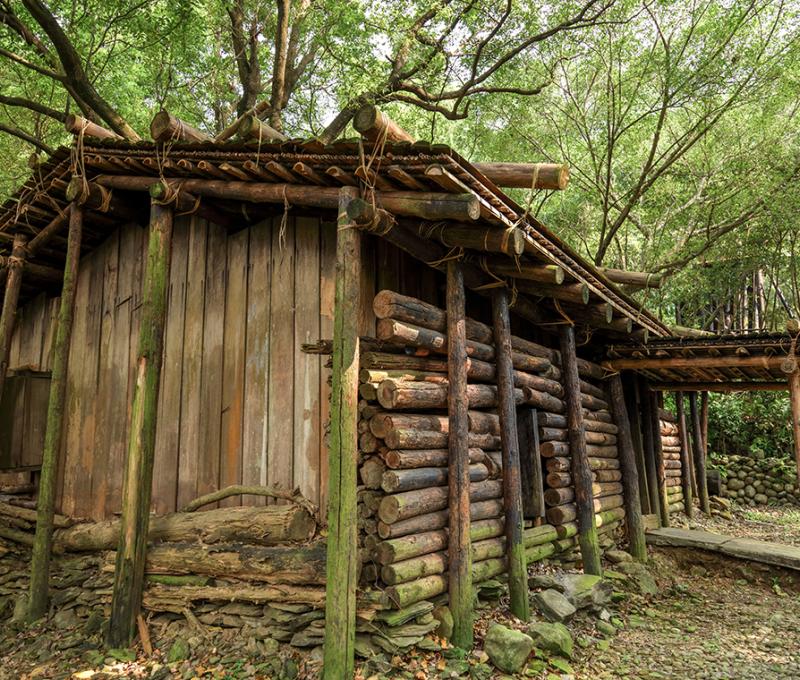 南山社住家 Traditional Atayal House in Nanshan Village 照片拍攝者：原住民族委員會原住民族文化發展中心 / 拍攝日期：2022
