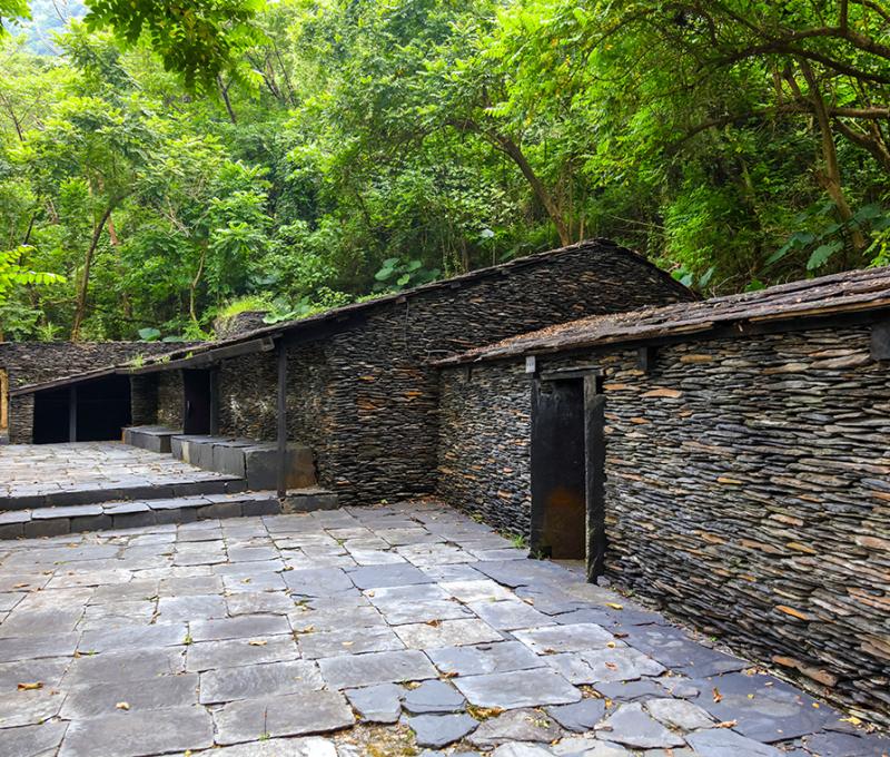 卡內特灣社住家 Traditional Houses in Qanituan Village 照片拍攝者：原住民族委員會原住民族文化發展中心 / 拍攝日期：2022