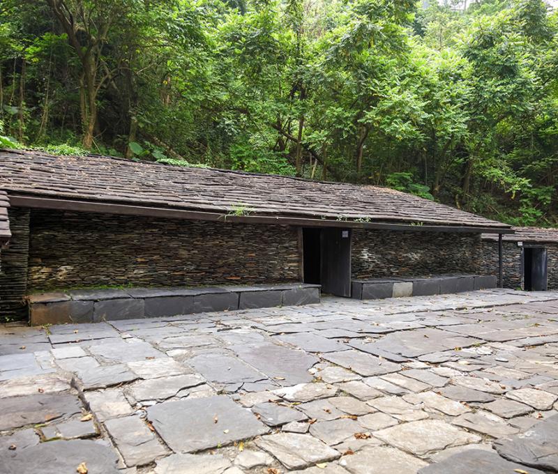 卡內特灣社住家 Traditional Houses in Qanituan Village 照片拍攝者：原住民族委員會原住民族文化發展中心 / 拍攝日期：2022