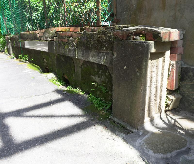 橋墩仍可見「通學橋」字樣／照片提供者：毛毓翔 / 拍攝日期：2025/05/27