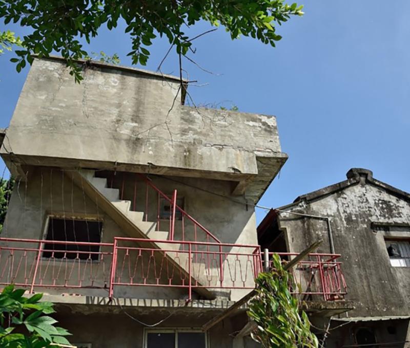 中興莊39號為兩樓半建築,住戶視需求而增建痕跡。照片提供:張清專 中興莊39號為兩樓半建築,住戶視需求而增建痕跡。照片提供:張清專