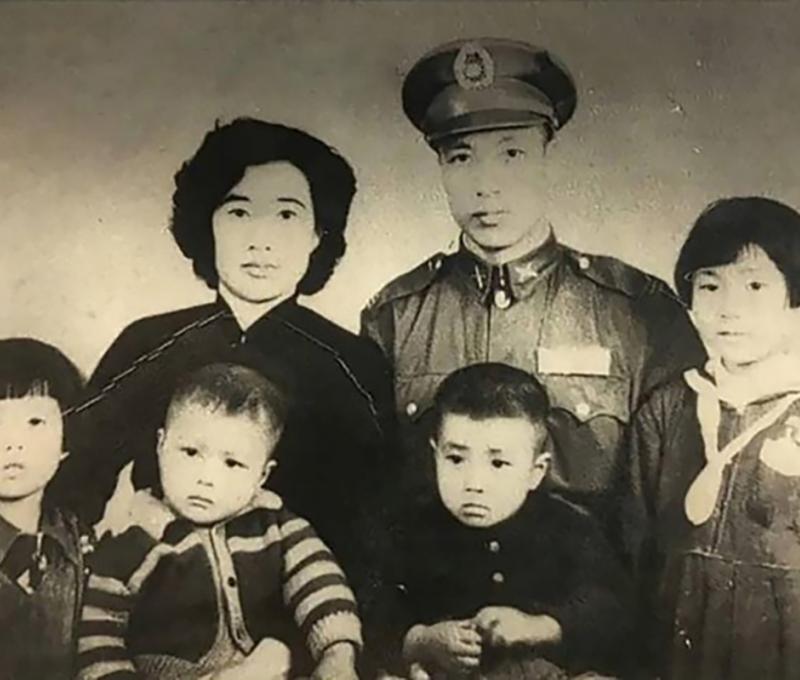 張建玉、遲維屏夫婦用心撫育四名子女。(照片提供:張曼麗) 張建玉、遲維屏夫婦用心撫育四名子女。(照片提供:張曼麗)
