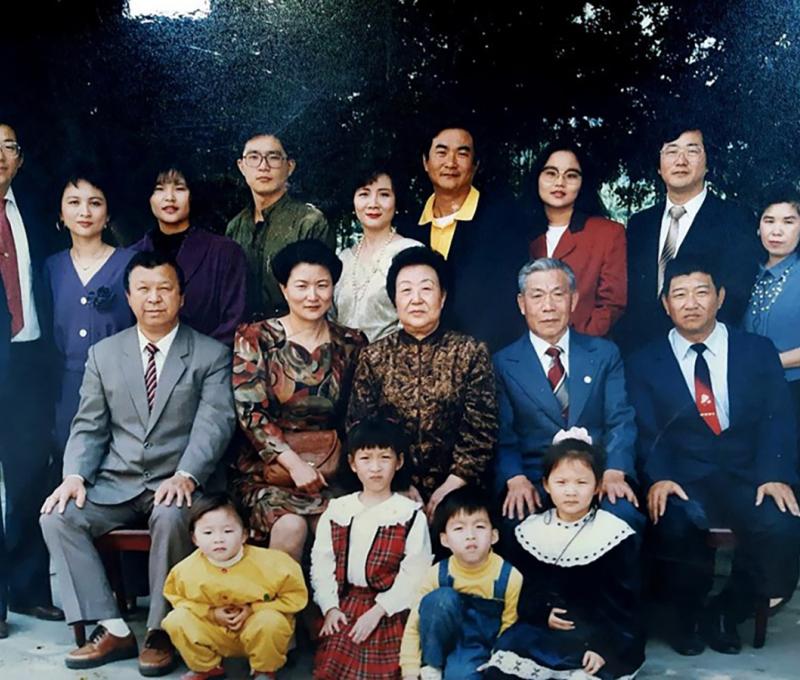高仰山、謝玉蘭夫婦胼手胝足在中興莊建立美滿和樂的家庭。(照片提供:高華國) 高仰山、謝玉蘭夫婦胼手胝足在中興莊建立美滿和樂的家庭。(照片提供:高華國)