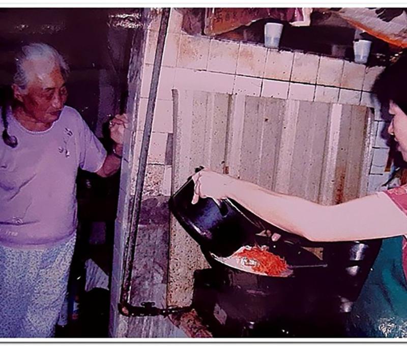 眷村孩子的童年,「誰家的飯香」最具話題。(照片提供:高華國) 眷村孩子的童年,「誰家的飯香」最具話題。(照片提供:高華國)